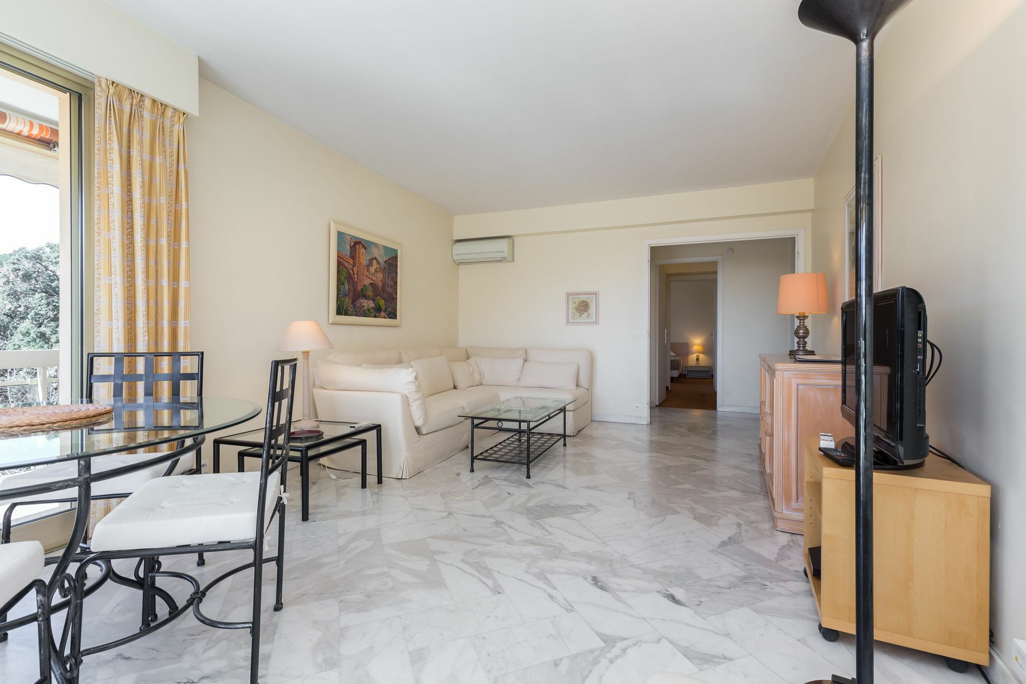 Tassigny Apartamento *